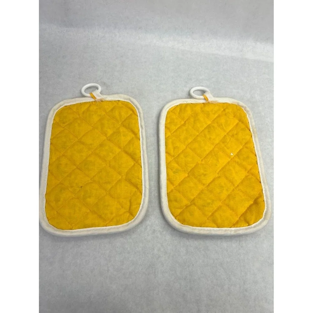 Vintage 1983 Nina CHD Floral Potholders Set of 2 Quilted Yellow Retro Kitchen